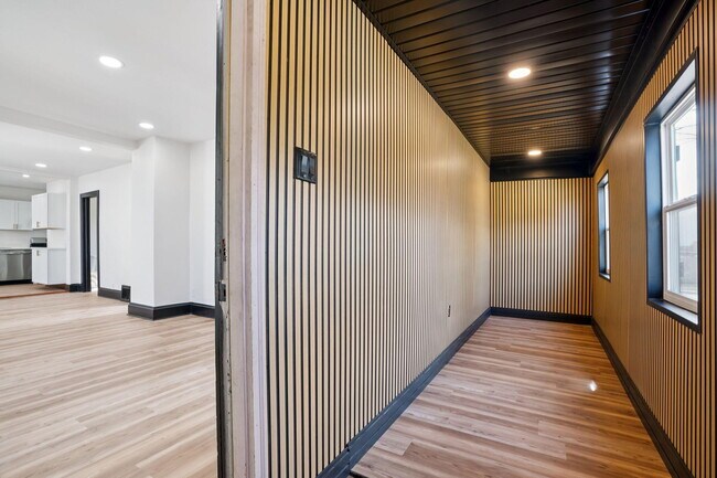 Building Photo - 5039 26th Ave