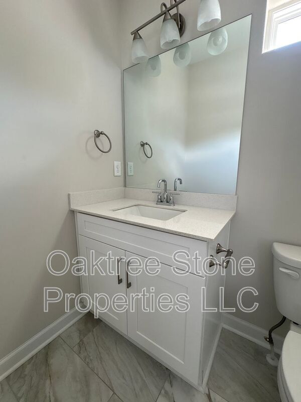 Building Photo - 2591 Ocean Dr NW