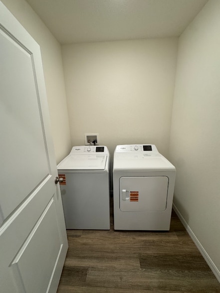 Building Photo - 1087 Morfontaine St