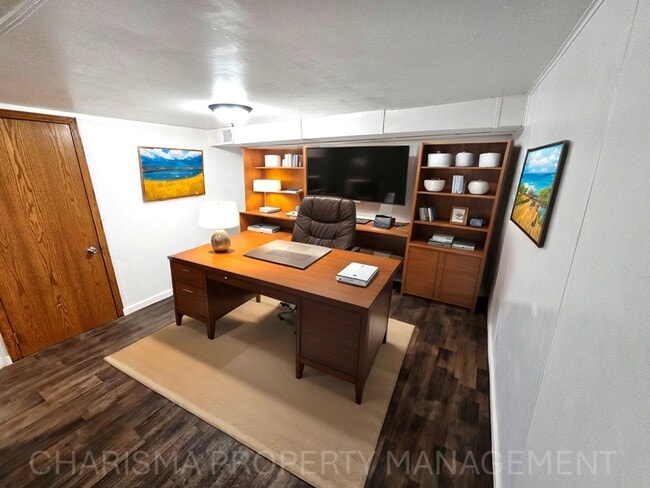 Building Photo - 3 Bedroom, 2 Bath House With All the Charm and Space You Need!