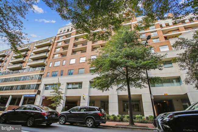 Building Photo - 1230 23rd St NW
