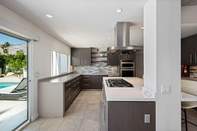 Building Photo - 1155 E Paseo El Mirador
