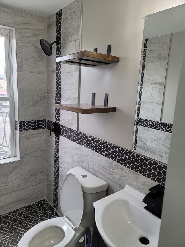 Building Photo - Soldoris