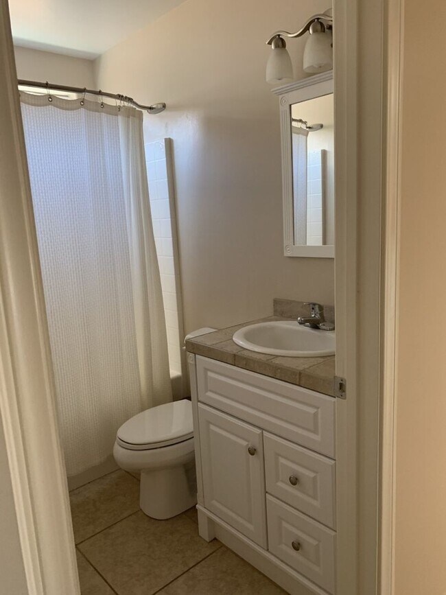 Building Photo - AVAILABLE NOW $350 off First Month Rent
