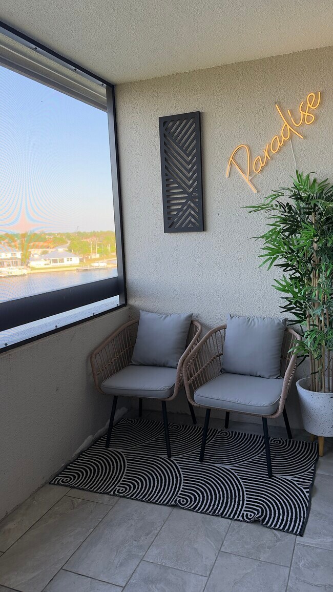 Building Photo - 651 Seaview Ct