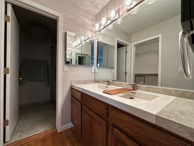 Building Photo - 2875 Idlewild Dr