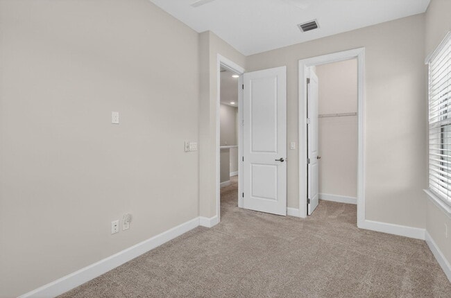 Building Photo - 1887 SE Ocean Cove Way