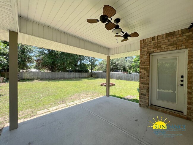 Building Photo - Gorgeous 4 Bedroom Home in FWB!