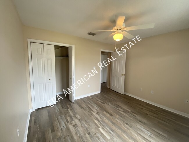 Building Photo - 6909 Leisure St