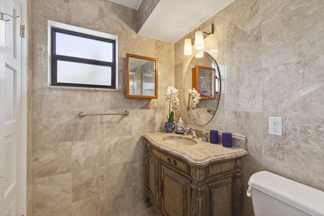 Building Photo - 300 N Hwy A1A