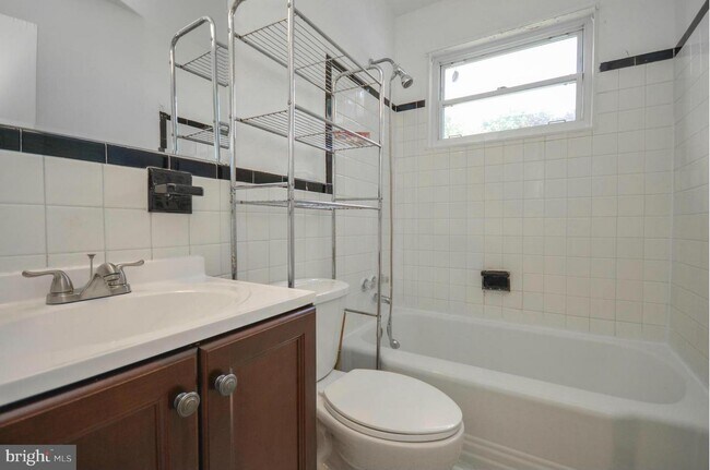 Building Photo - 1111 Gilbert Rd