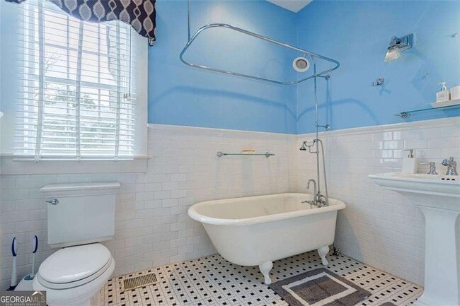 Building Photo - 1987 Knight Ct SE