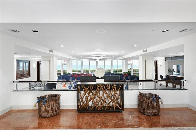Building Photo - 8600 S Ocean Dr