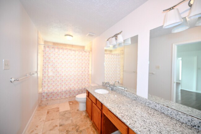 Building Photo - 13114 Careywood Dr