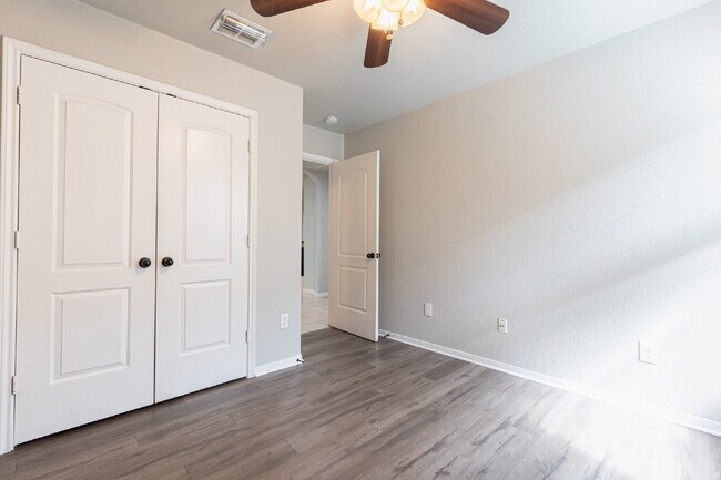 Building Photo - 5815 Southern Knoll