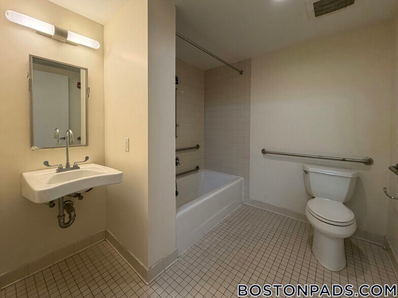 Building Photo - 40 Boylston St