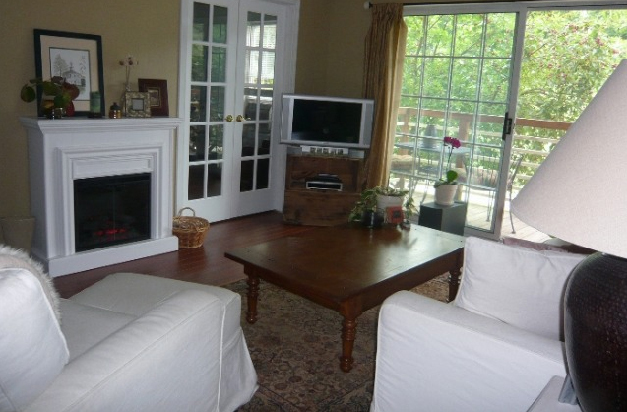 Living Room - 380 Hildred Dr