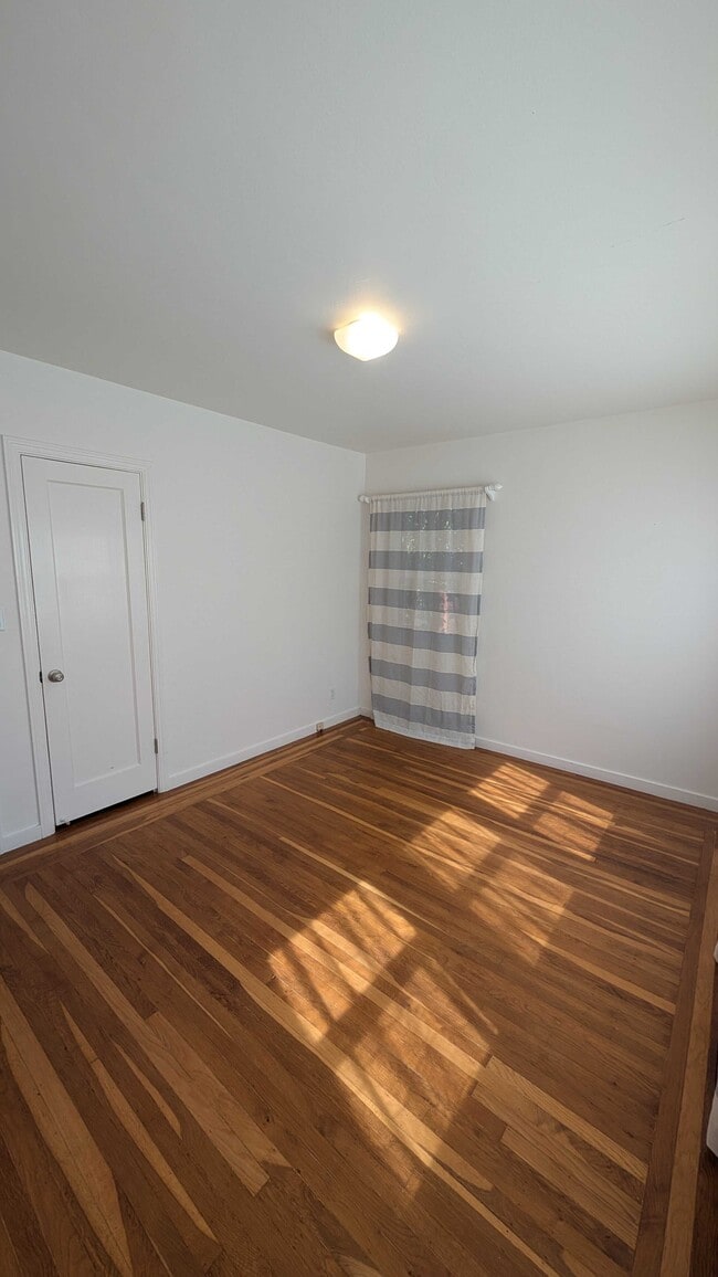 Building Photo - 829 Pordon Ln