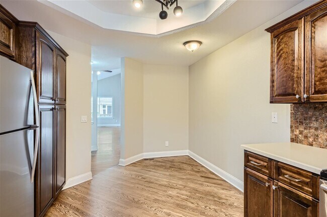 Building Photo - Evolve Real Estate: Amazing 4 Bdr/4 Bath +...