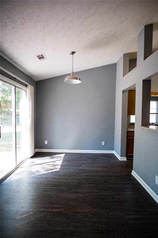 Building Photo - 4885 Streamside Dr