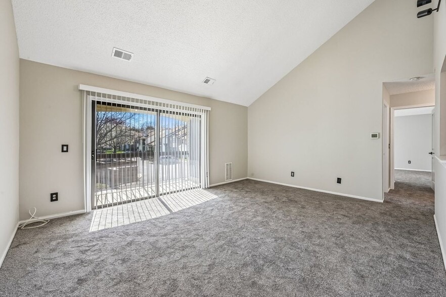 Building Photo - 3015 Lighthouse Ln