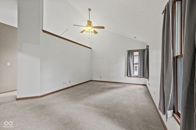 Building Photo - 738 Howe Dr