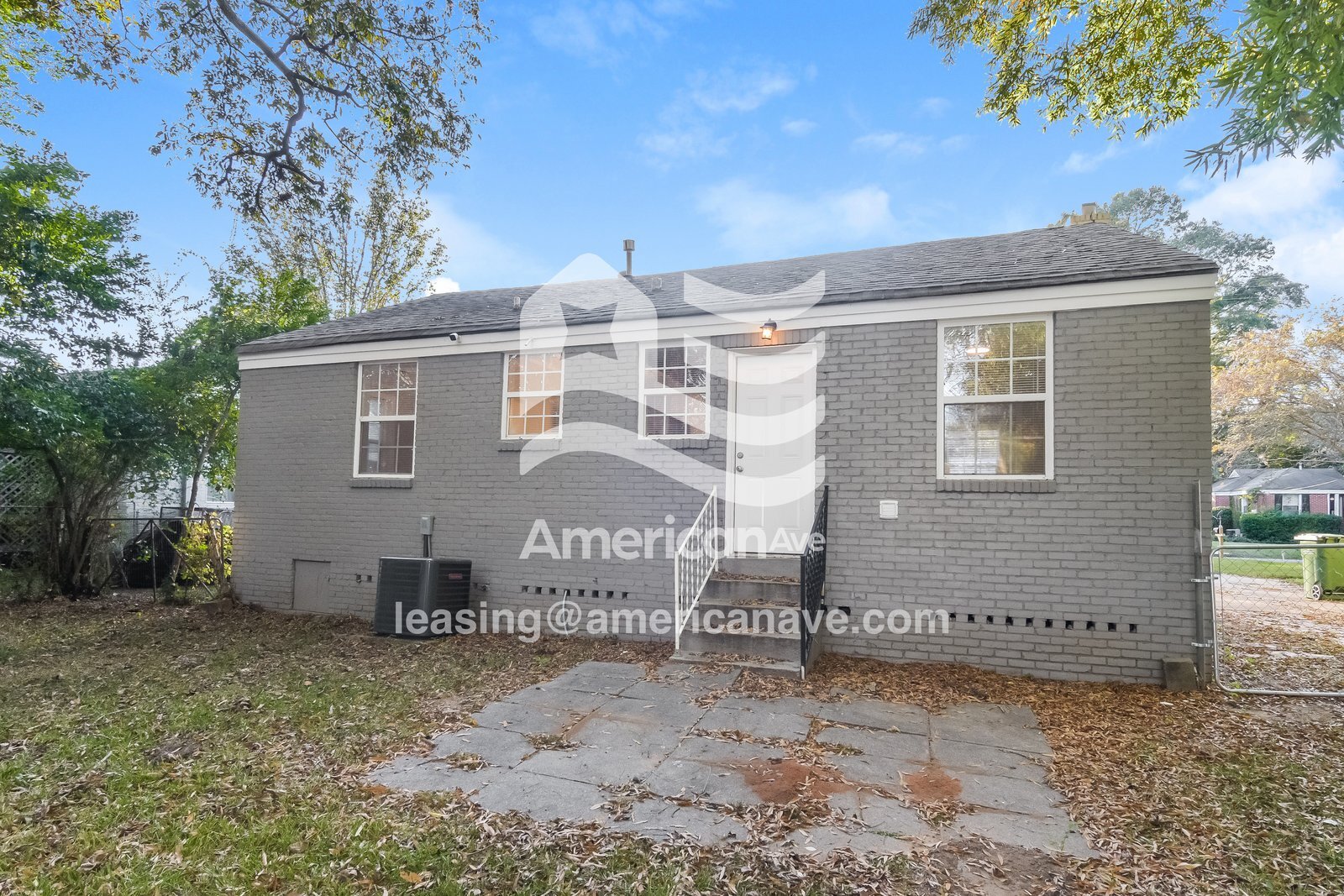 Building Photo - 211 Bradley Dr