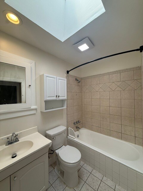Building Photo - 1047 Rose Ave