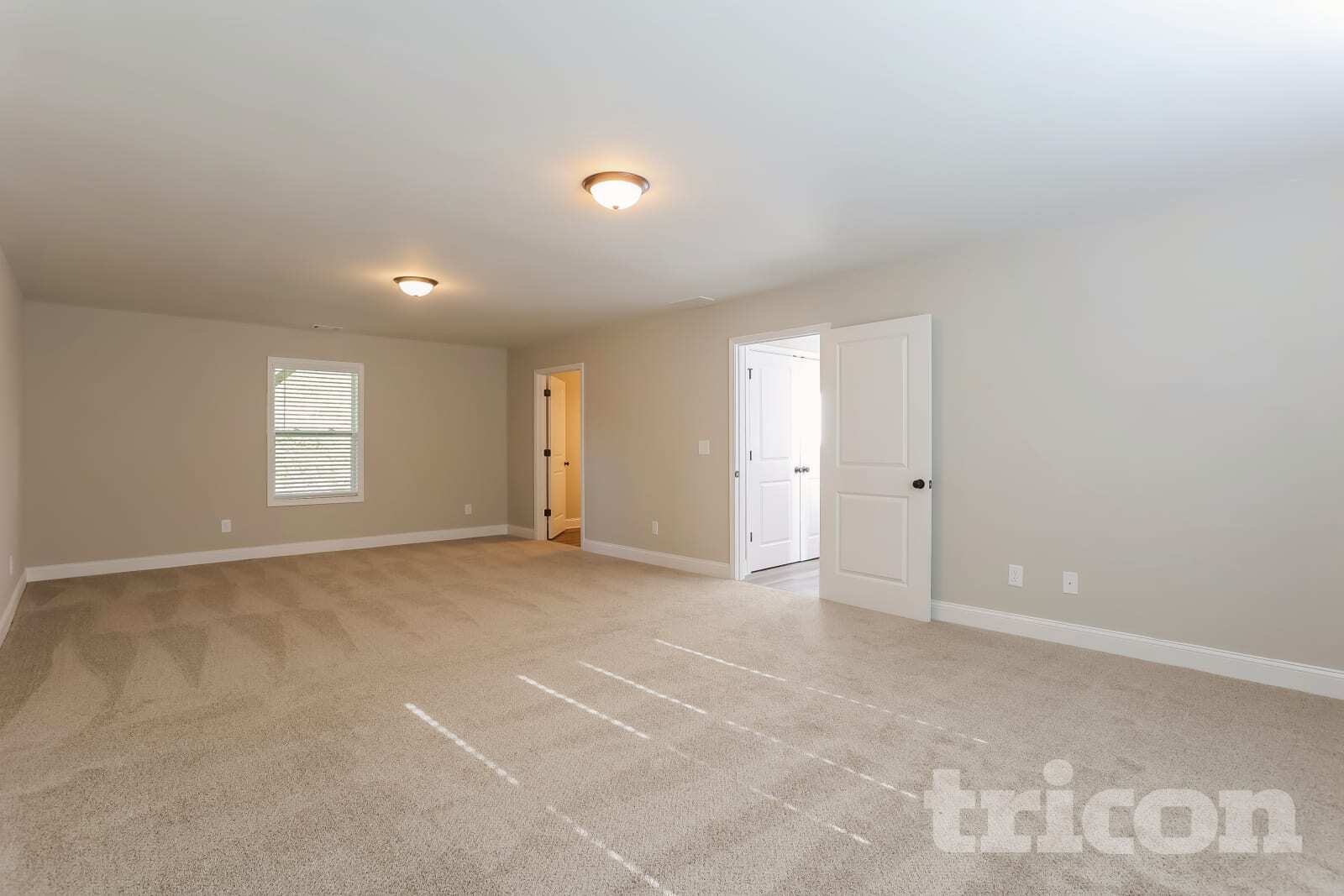 Building Photo - 209 Hampton Oaks Cir
