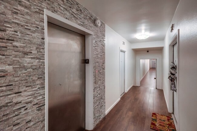 elevator - 537 W. Hyde Park Blvd