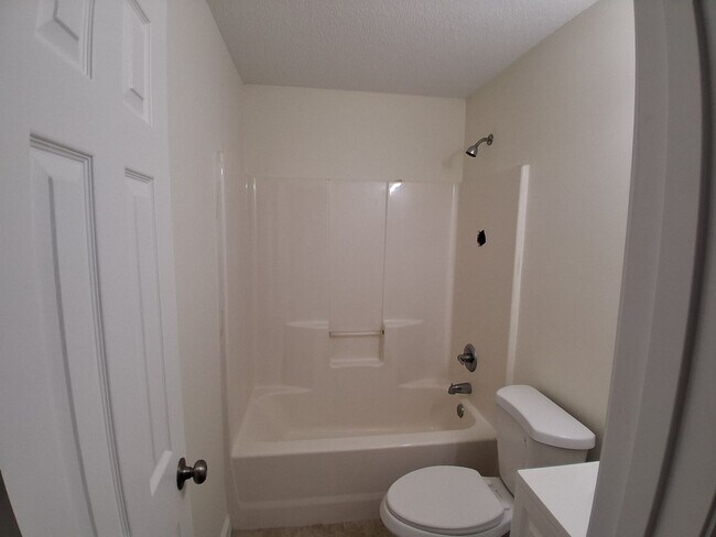 Building Photo - 3BD/2.5 BA Townhome