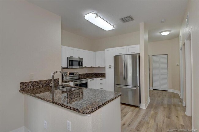 Building Photo - 44 SE Sedona Cir