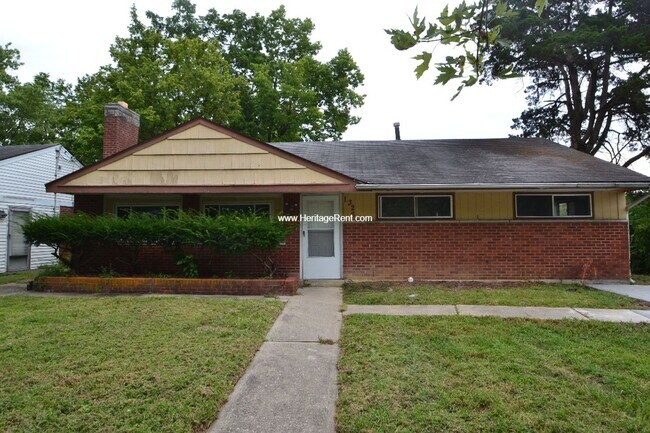 Building Photo - North College Hill 4 Bedroom with Covered Patio