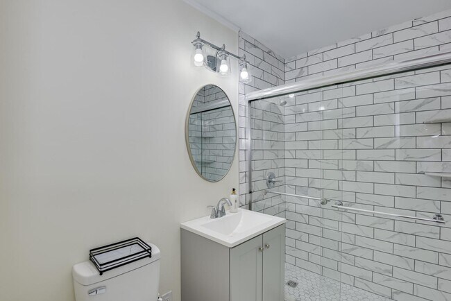 Building Photo - 1209 Azalea Dr