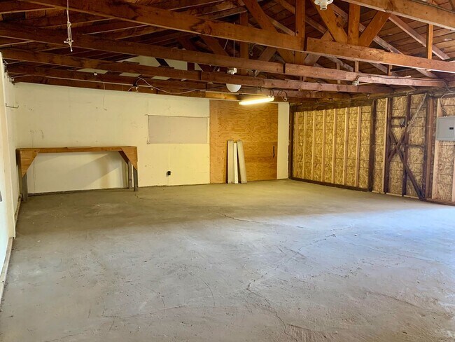 Building Photo - 2431 Clement Ave
