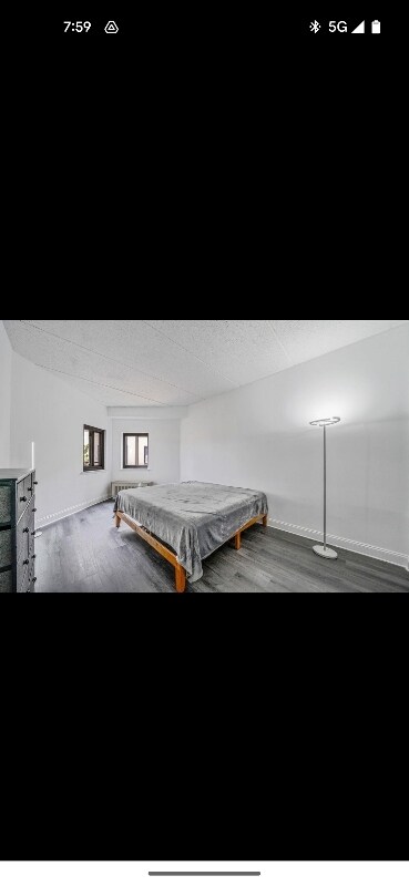 Building Photo - 725 Miller Ave