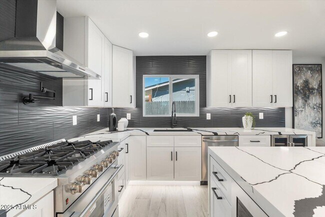 Building Photo - 14820 N 35th St