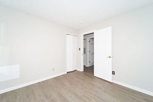 Building Photo - Updated Ranch with Deck in Pike Twp