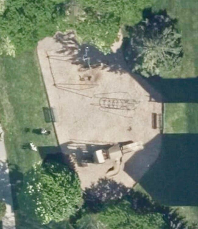 Building Photo - 7354 Windsor Dr N