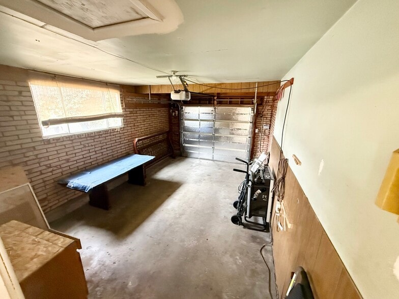 Building Photo - 6884 Bellavista Dr