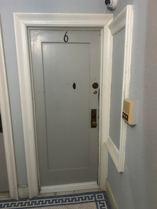 Building Photo - 173 W 48th St