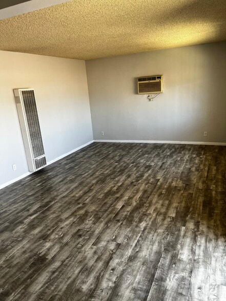 Building Photo - 783 Karesh Ave
