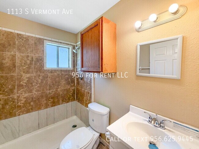 Building Photo - 1113 S Vermont Ave