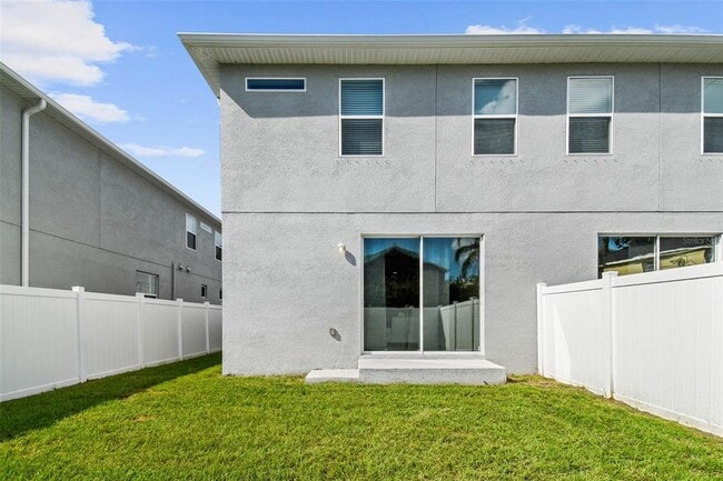 Building Photo - 3902 W Everett Ave