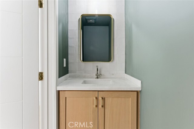 Building Photo - 24258 Highlander Rd