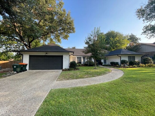 Building Photo - Updated Home Near Rice Elementary!