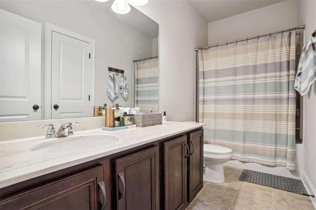 Building Photo - 1122 Hibiscus Way SW