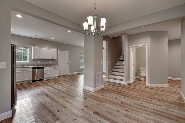 Building Photo - Newer construction single family home for lease!