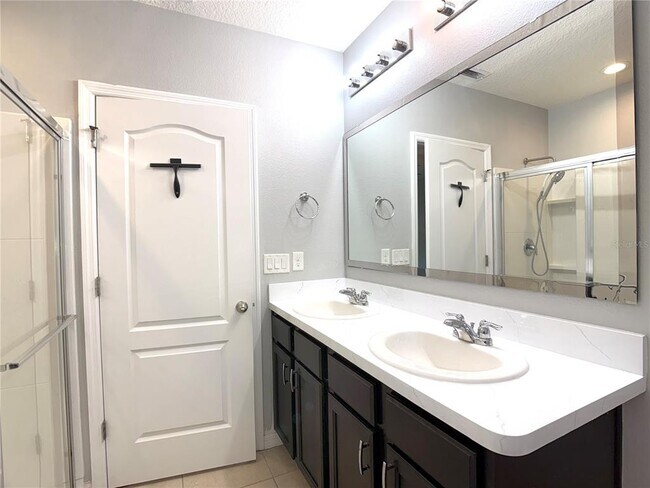 Building Photo - 447 Arbor Lakes Dr