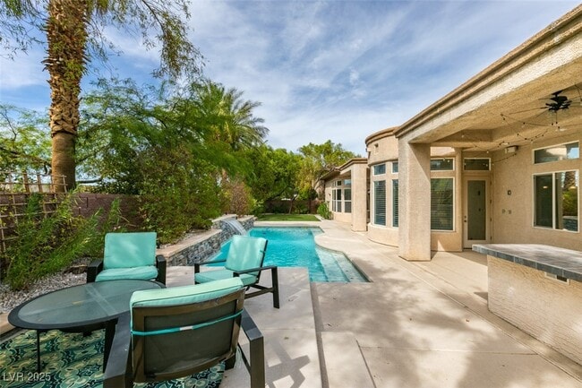 Building Photo - 1704 Cypress Manor Dr